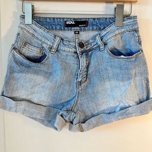 Urban Outfitters BDG The “Shortie” Light Wash Cuffed Hem Jean Shorts, size28